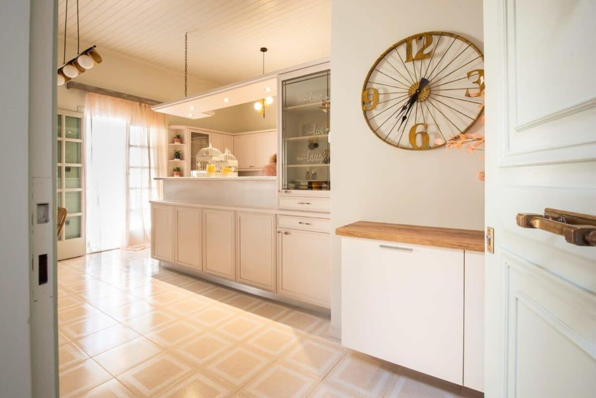 Dolce Favola Nomad Casa - Kalamata'S City Getaway Bagian luar foto