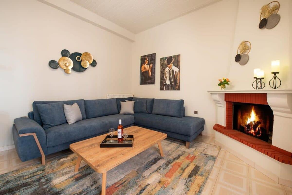 Dolce Favola Nomad Casa - Kalamata'S City Getaway Bagian luar foto