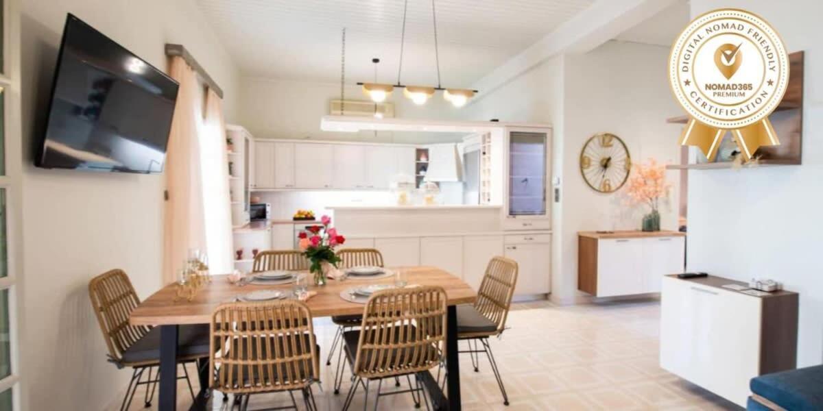 Dolce Favola Nomad Casa - Kalamata'S City Getaway Bagian luar foto